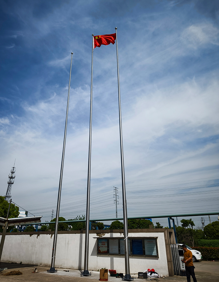 Conical stainless steel hand-cranked liftpole Conical stainless steel hand-cranked liftpole