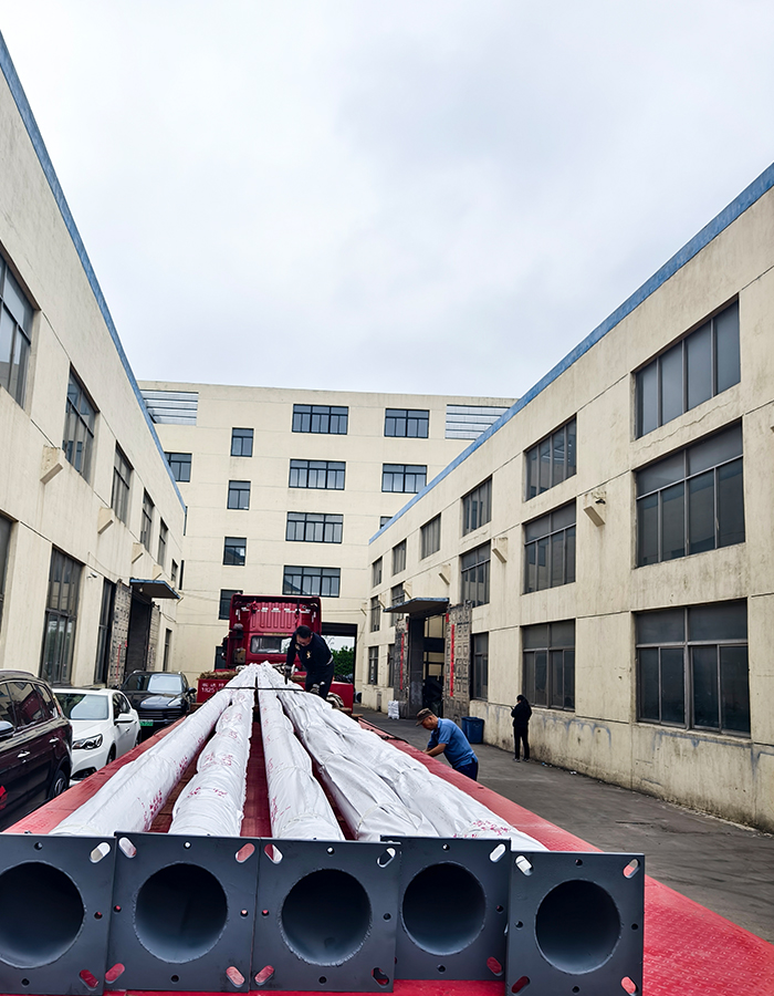 Conical stainless steel hand-cranked liftpole Conical stainless steel hand-cranked liftpole